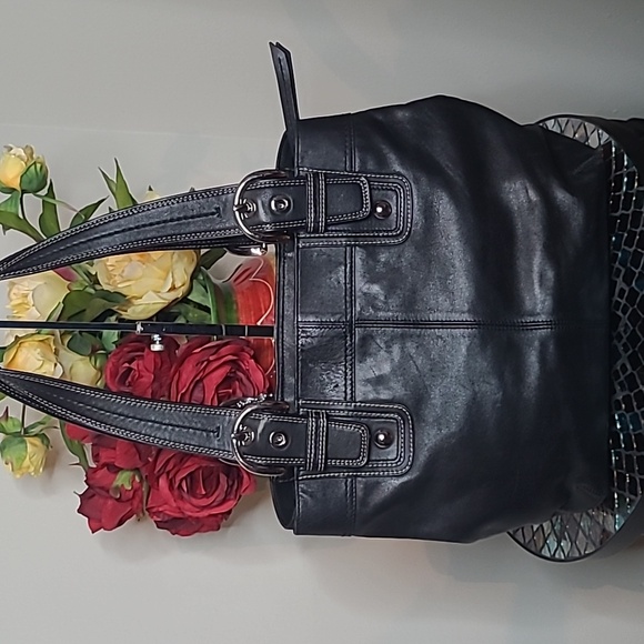 Coach Medium Black Leather SOHO Pleated Bag - Picture 2 of 16